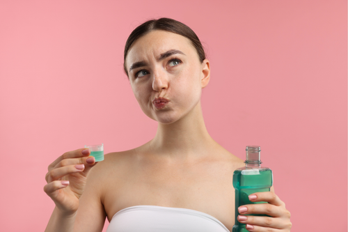 Oil Pulling: The 3,000-Year-Old Morning Habit That Modern Dentists Are Finally Talking About